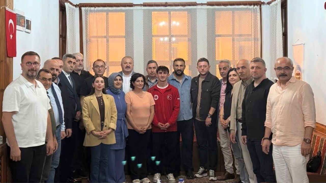 Dünya Şampiyonu Hamza’nın Antrenöründen Kas Der’e Teşekkür (2)