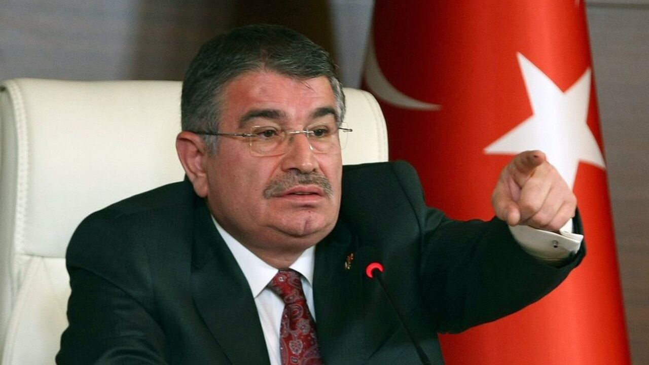 Eski Bakan İdris Naim Şahin mahkemeye sevk edildi