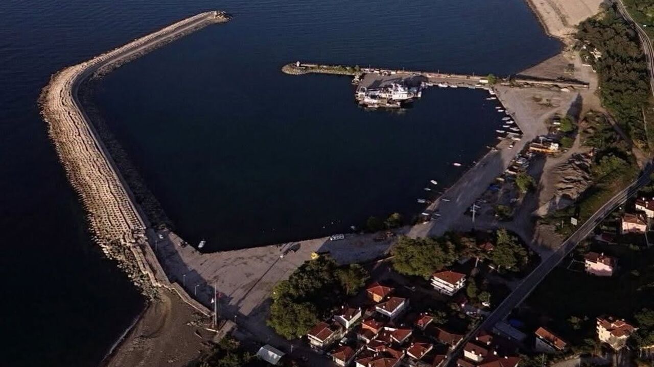 Evrenye Köyü'nde Bulunan Balıkçı Barınağı (2)