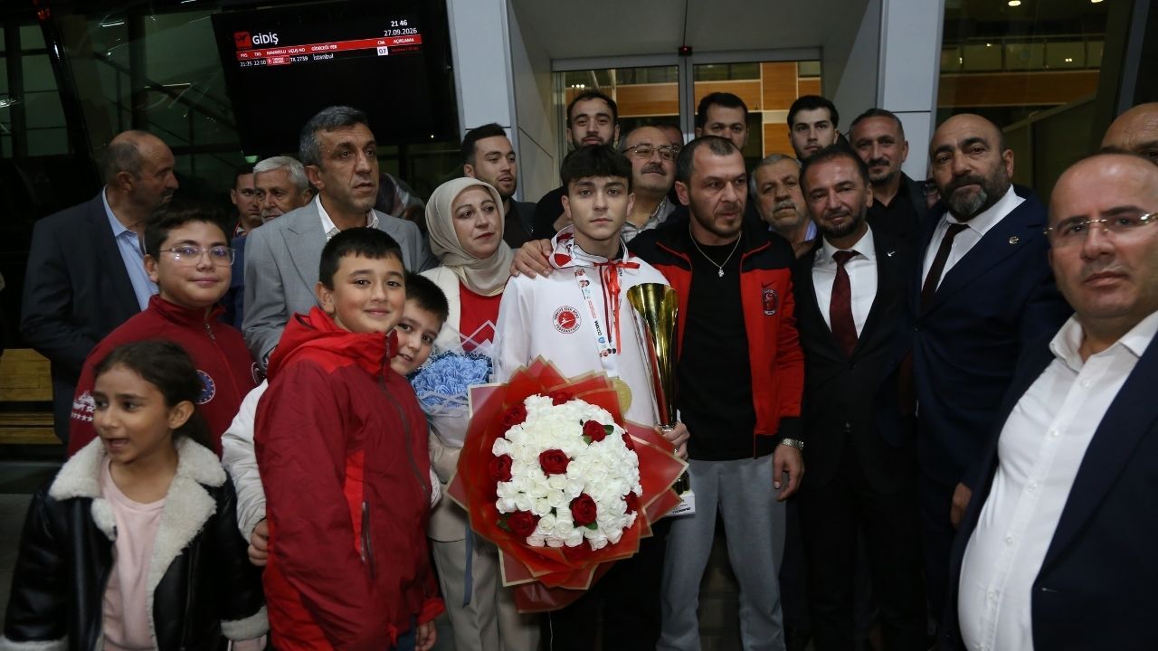Finalde İsrailli Rakibini Devirdi, Kastamonu’da Coşkuyla Karşılandı (3)