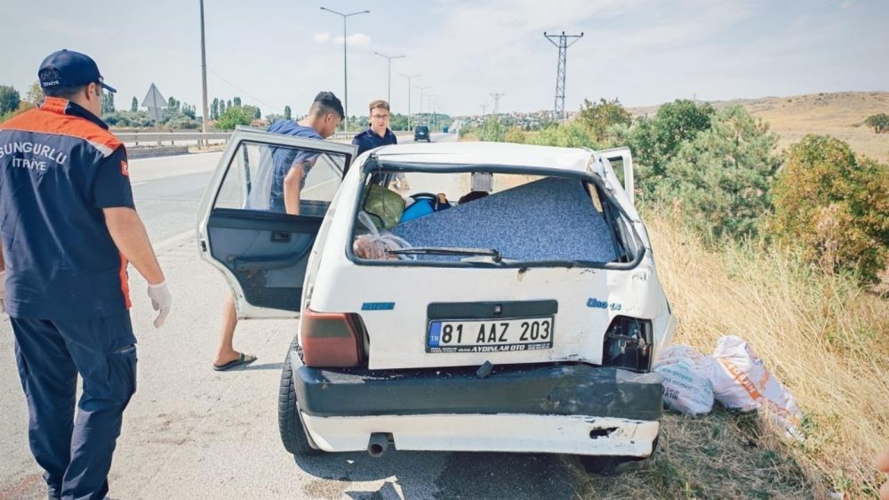 İki Araç Çarpıştı, Ekipler Seferber Oldu 3 Yaralı (2)