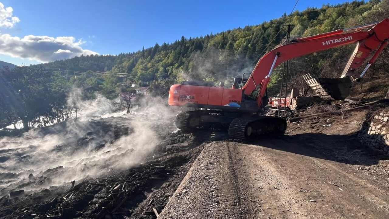 Inebolu Enkaz Kaldırma Çalışması (1)