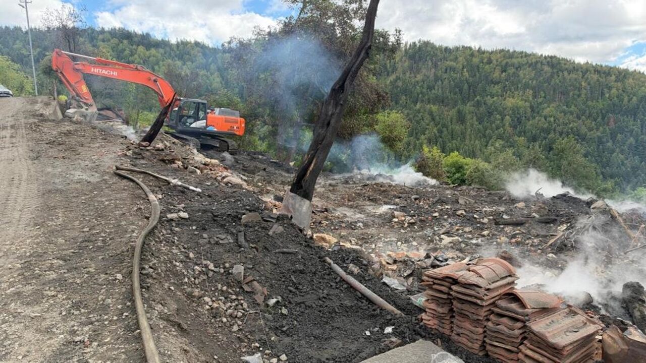 Inebolu Enkaz Kaldırma Çalışması (3)