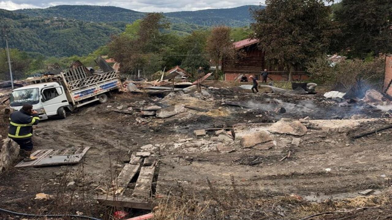 Inebolu Enkaz Kaldırma Çalışması (5)