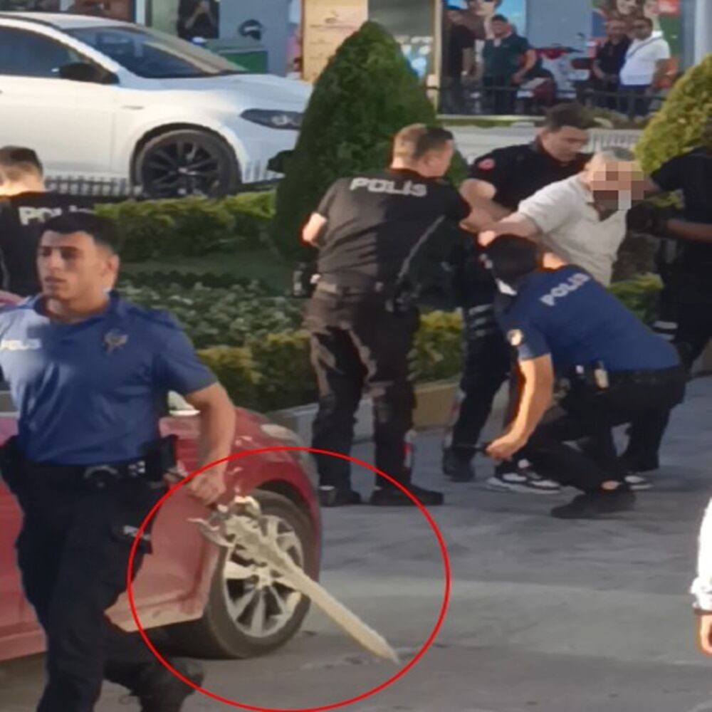 Kastamonu Da Kılıçla Belediyeyi Bastı (1)