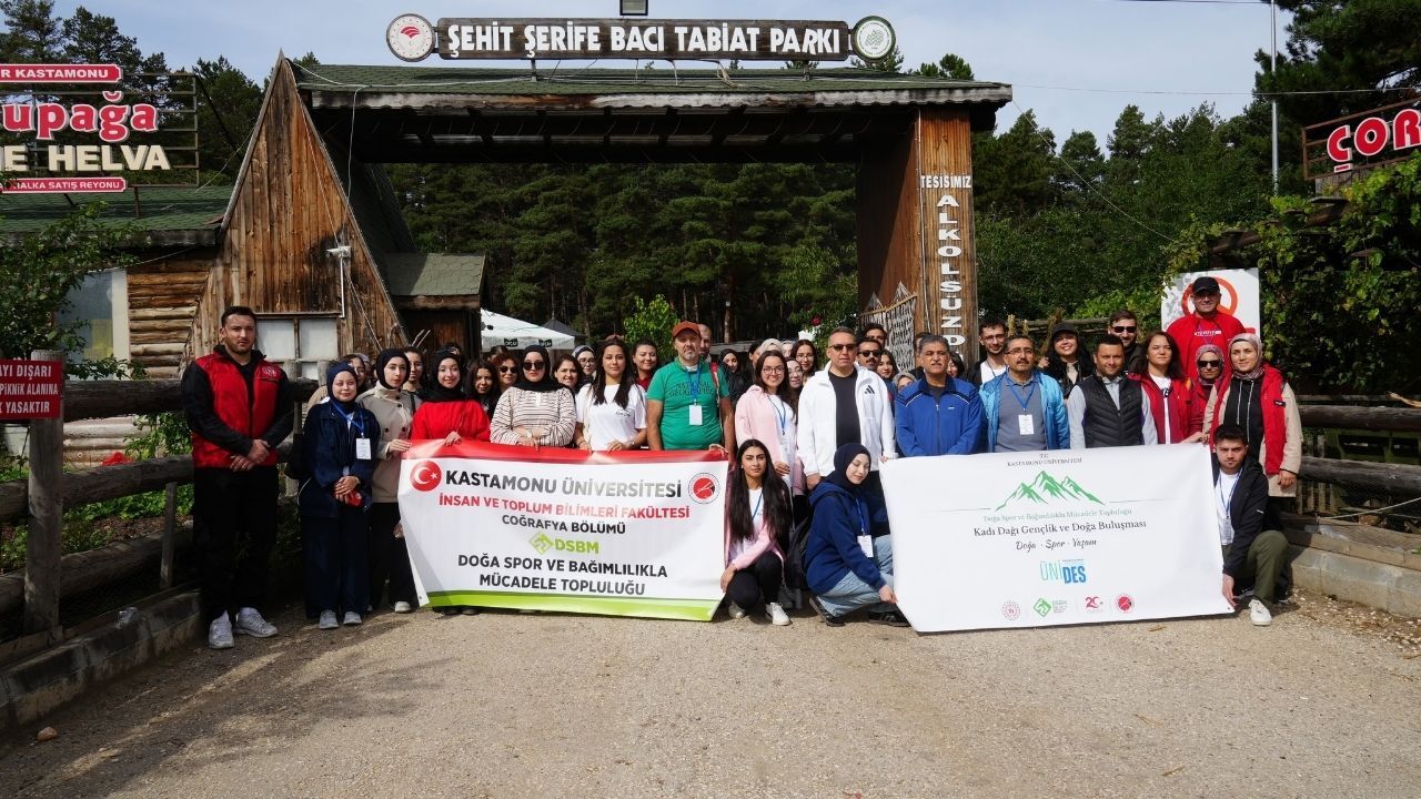 Kastamonu’da 15 Kilometrelik Keşif Gençler Hem Yürüdüler Hem Öğrendiler (4)