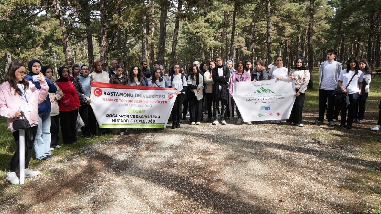 Kastamonu’da 15 Kilometrelik Keşif Gençler Hem Yürüdüler Hem Öğrendiler (5)