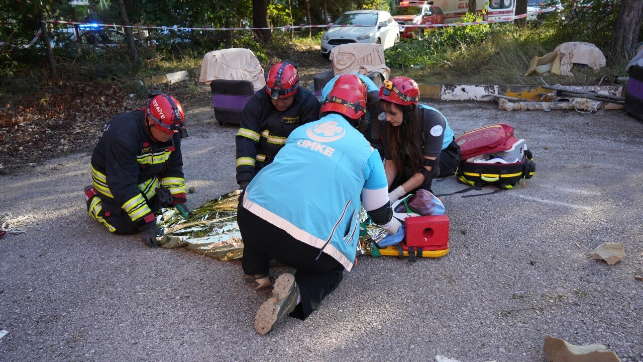Kastamonu’da Bina Çökmesi Tatbikatı Gerçeği Aratmadı 5