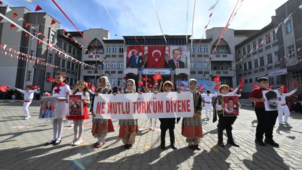 Kastamonu’da İlköğretim Haftası Öğrencilerin Gösterileriyle Kutlandı (2)