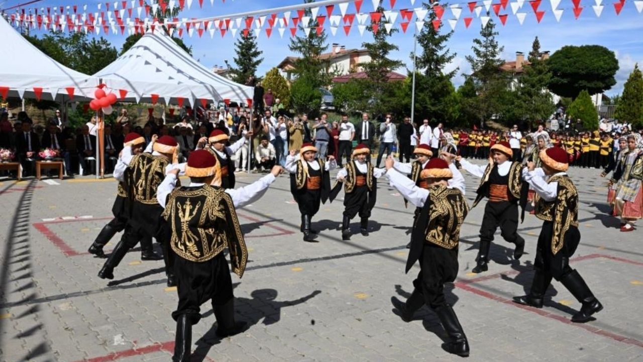 Kastamonu’da İlköğretim Haftası Öğrencilerin Gösterileriyle Kutlandı (5)