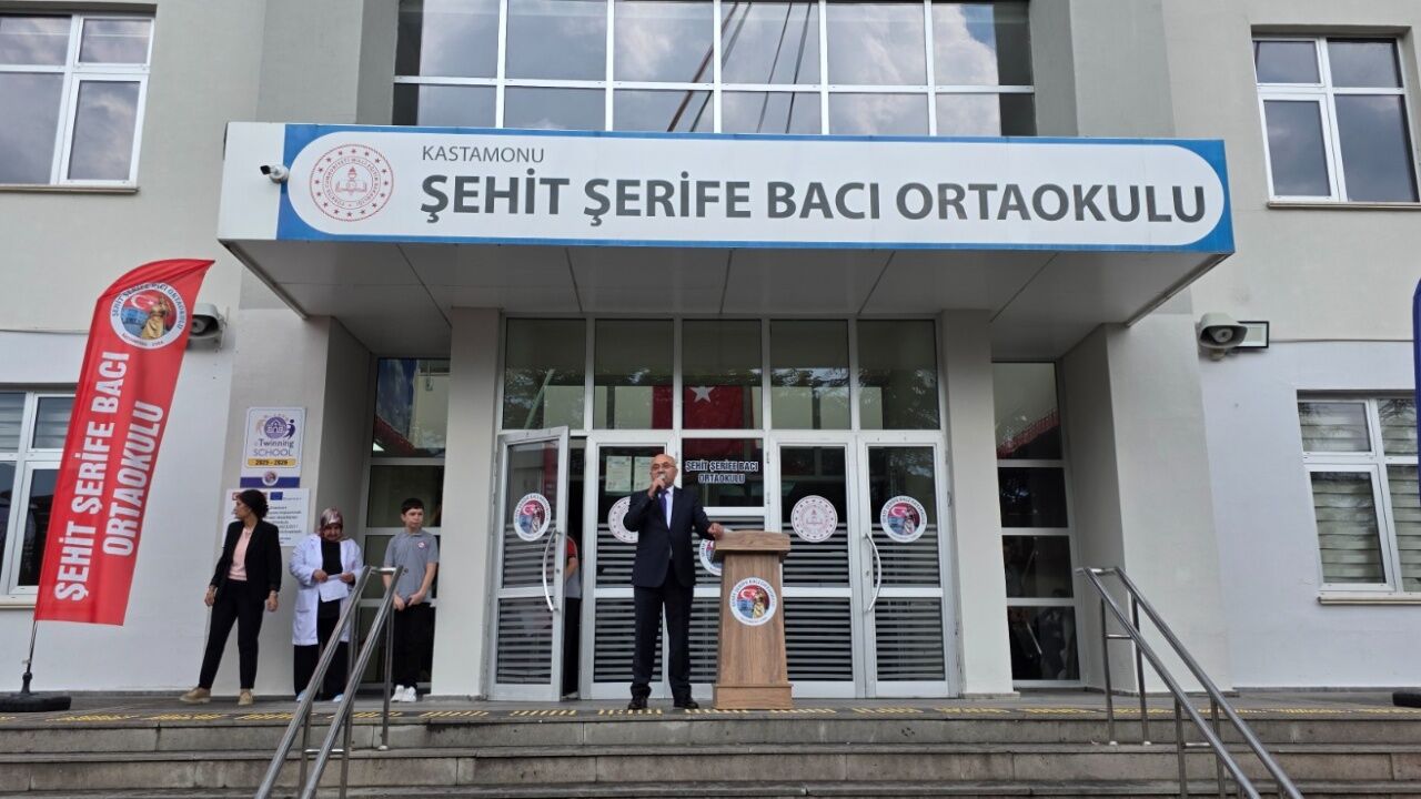 Kastamonu’da Şehit Şerife Bacı Ortaokulu 40 Yaşında 5