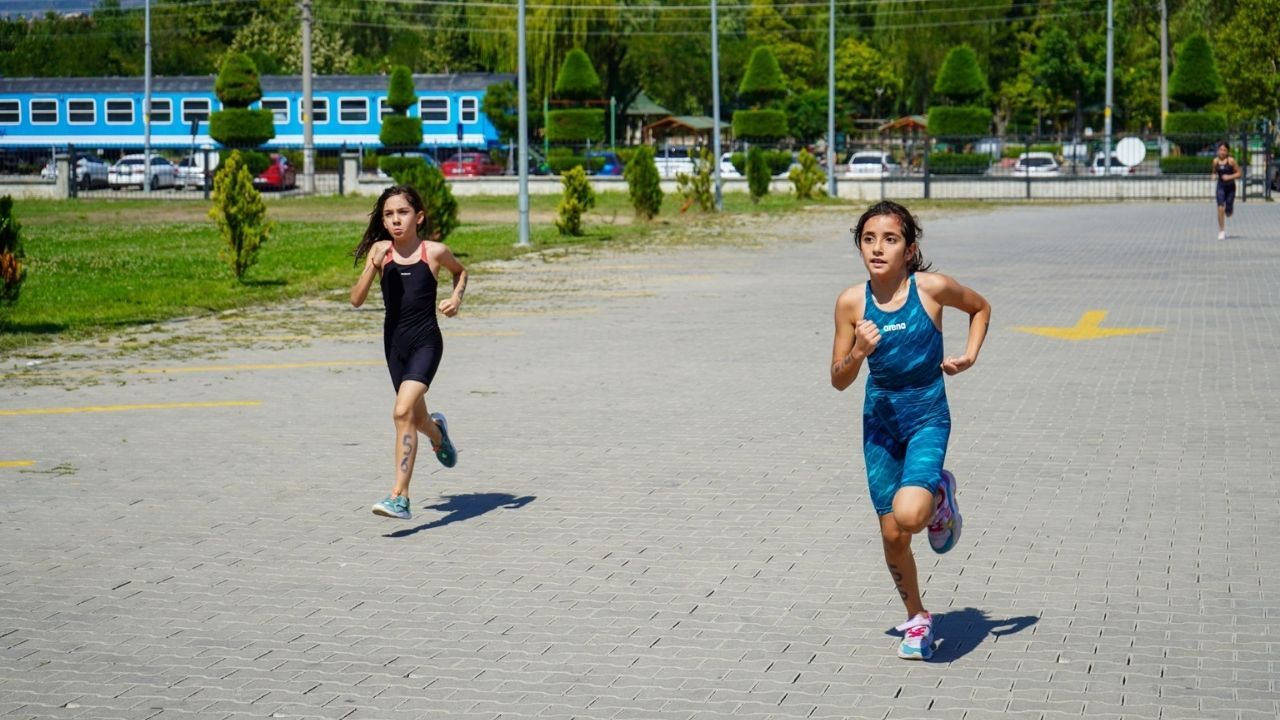 Kastamonulu Sporcular Bolu’daki Triatlon Yarışına Katıldı (1)