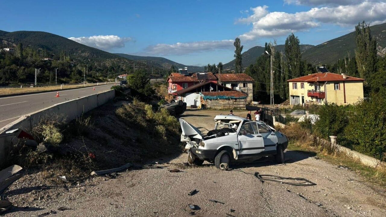Kavşakta Can Pazarı 1 Kişi Öldü, 3 Kişi Yaralandı
