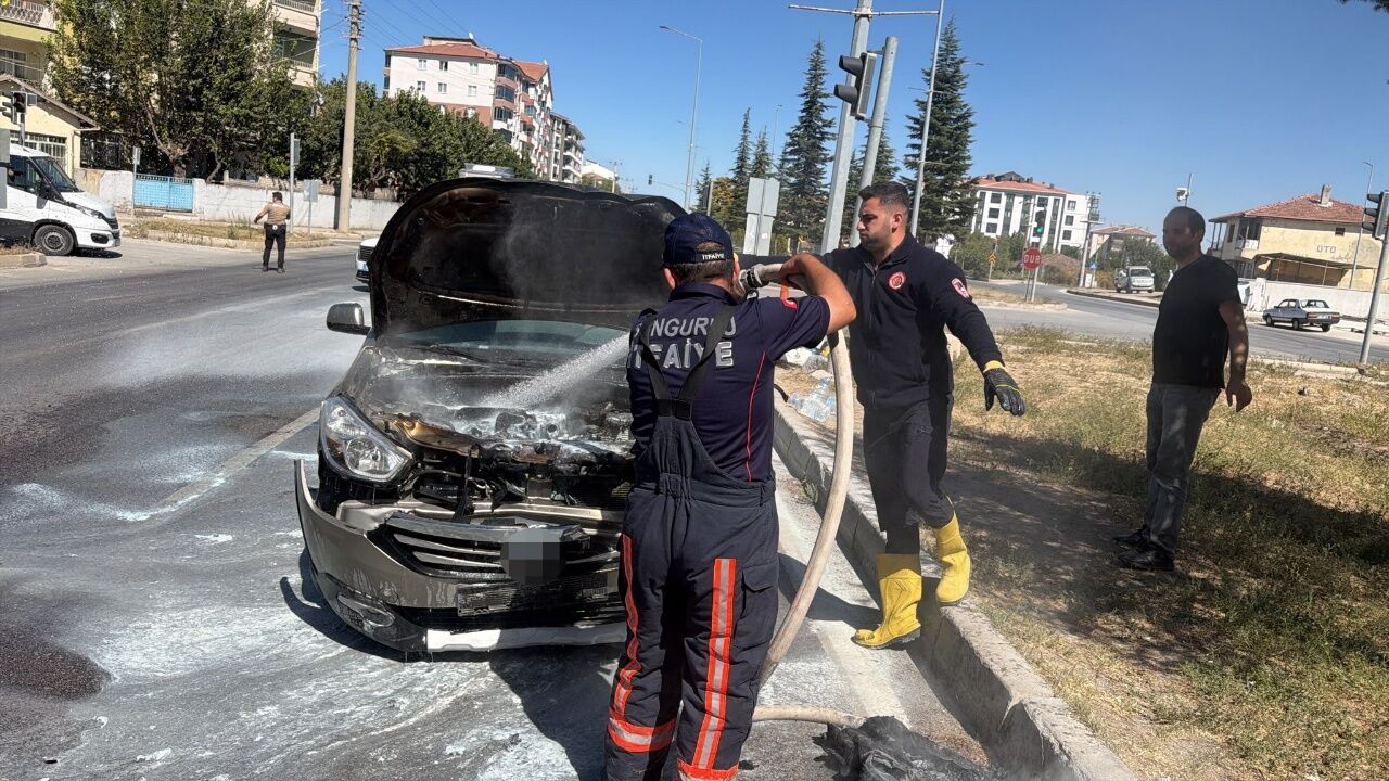 Kaza Sonrası Korku Dolu Anlar! Araç Alev Aldı 1