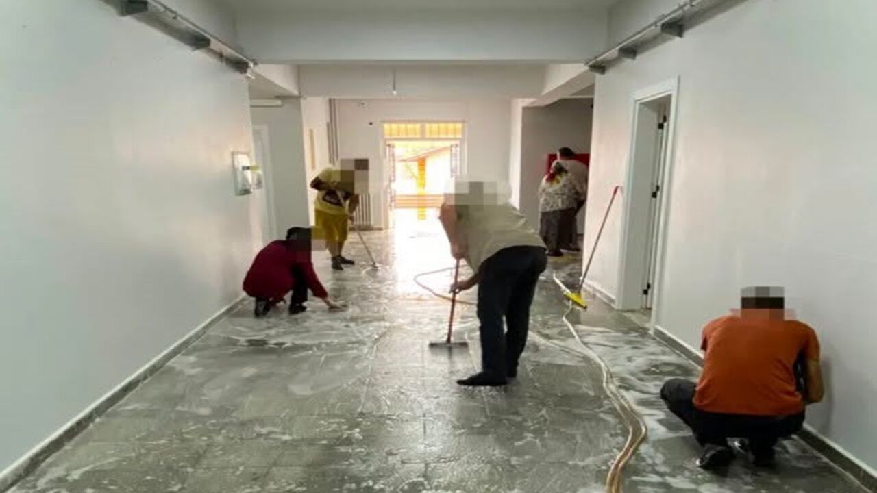 Mahkumlar Okulları Temizliyor (3)