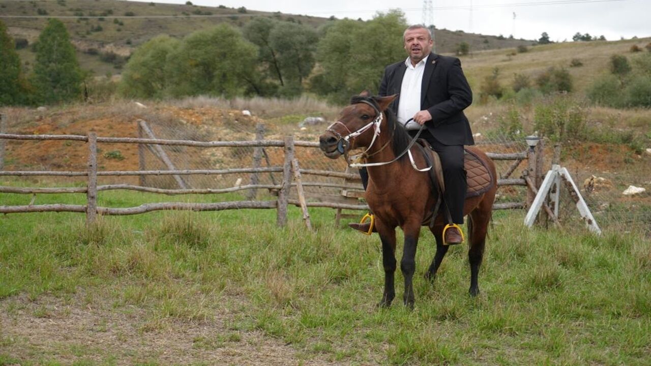 Muhtar Yücel Bakırcıalioğlu At (4)