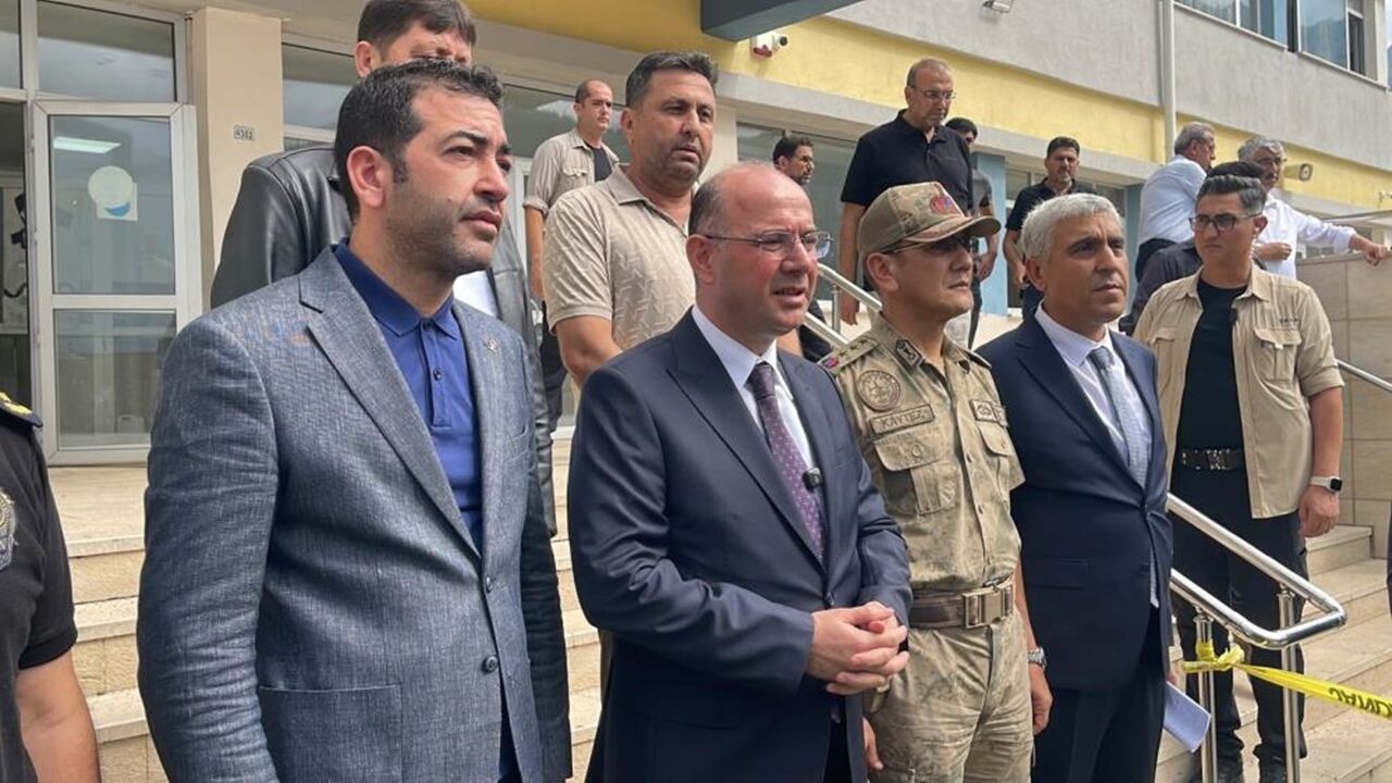 Öğretmen Vuruldu Hayatını Kaybetti Ele