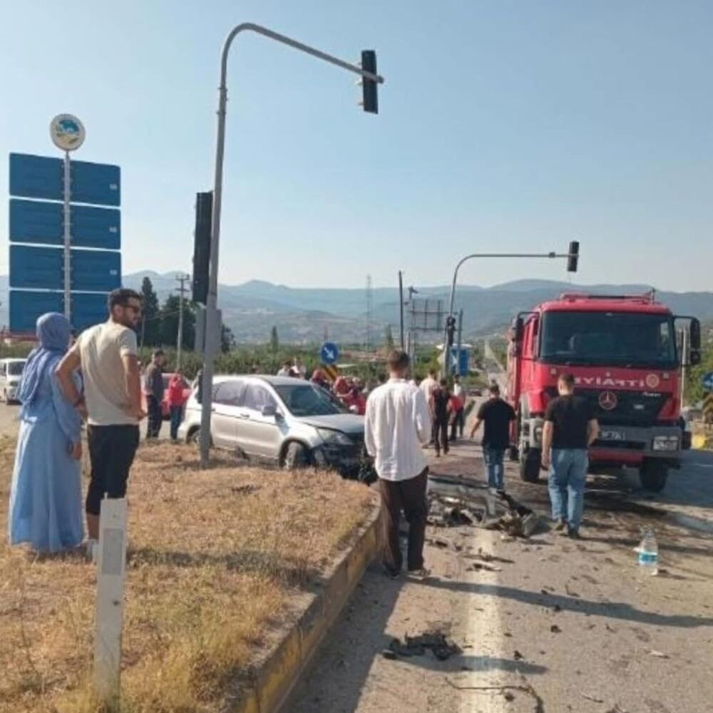 Sakarya Feci Kaza 6 Yaralı (1)
