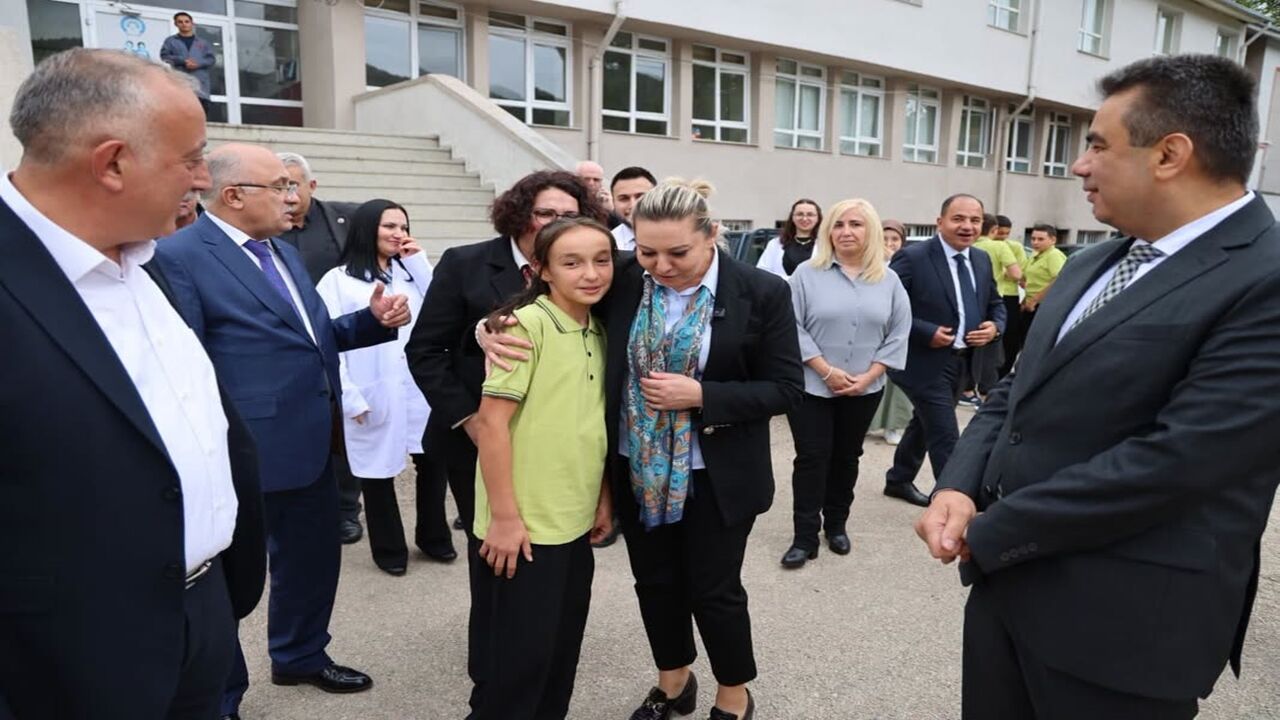 Serap Ekmekci Araç Okul (1)