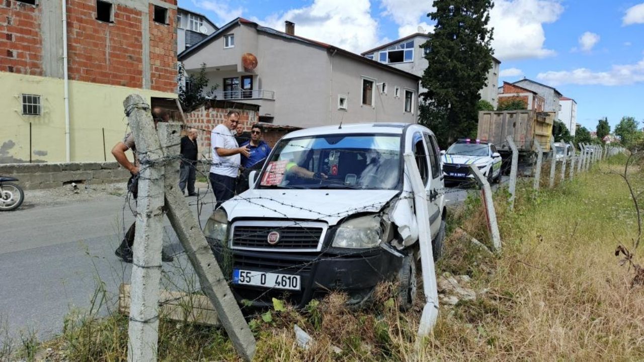 Sürücü Rahatsızlandı, Dolmuş Kontrolden Çıktı (2)