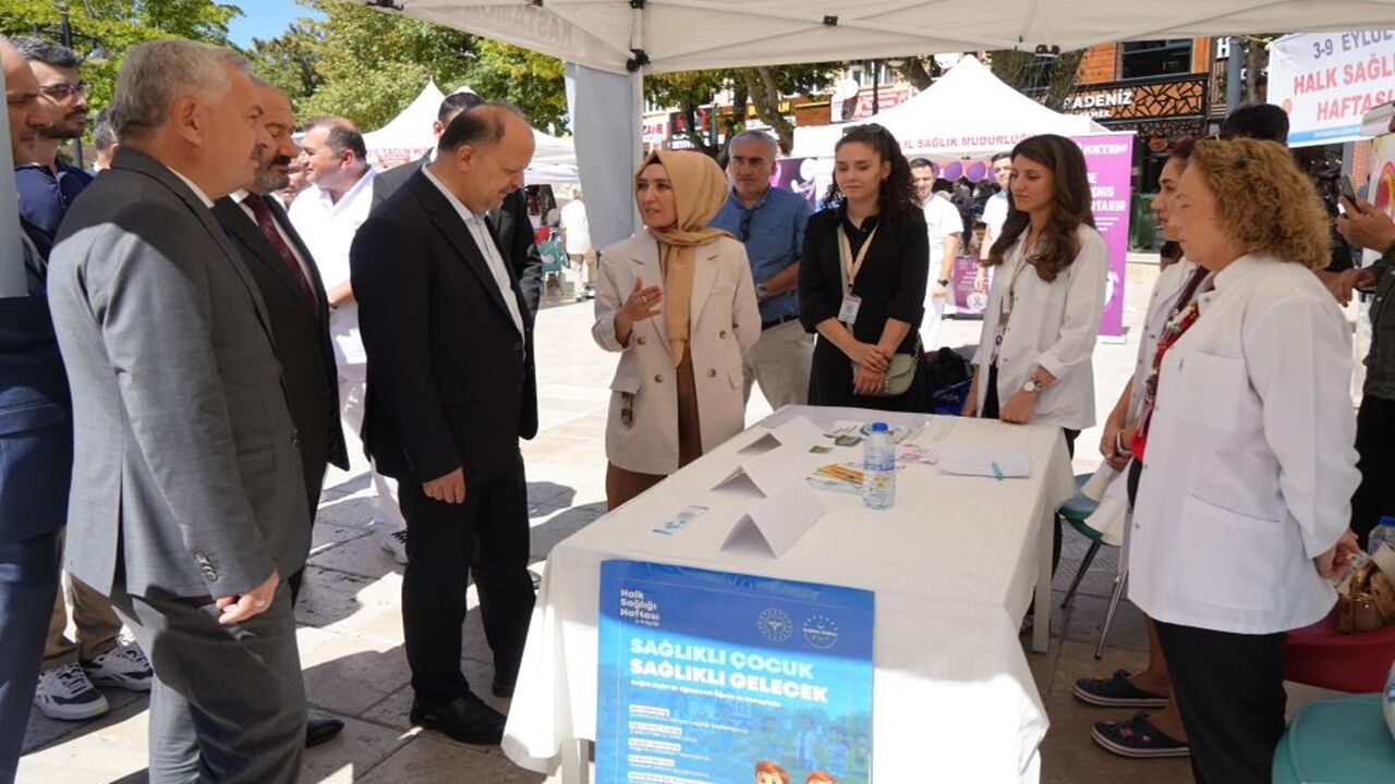 Tarihi Meydanda Sağlık Taraması (2)