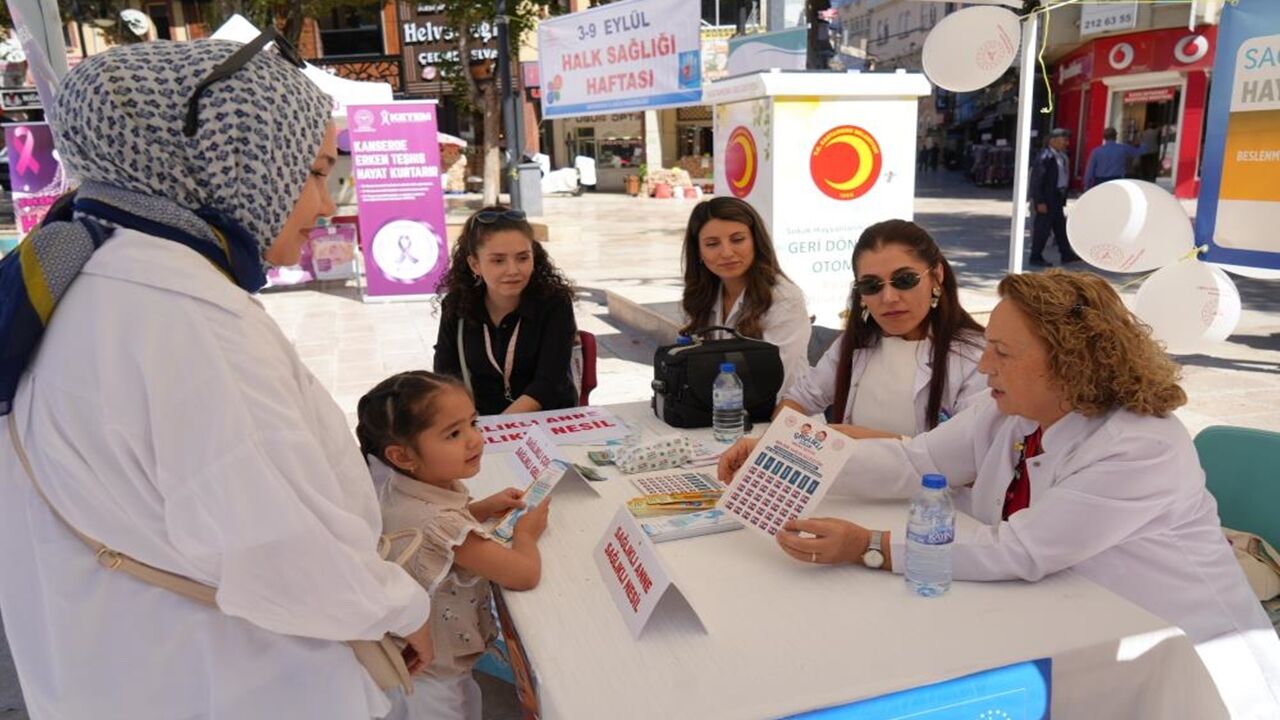 Tarihi Meydanda Sağlık Taraması (4)