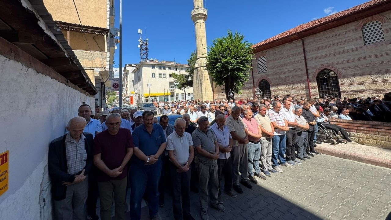 Taşköprü’de Nebahat Balcıoğlu Toprağa Verildi (2)
