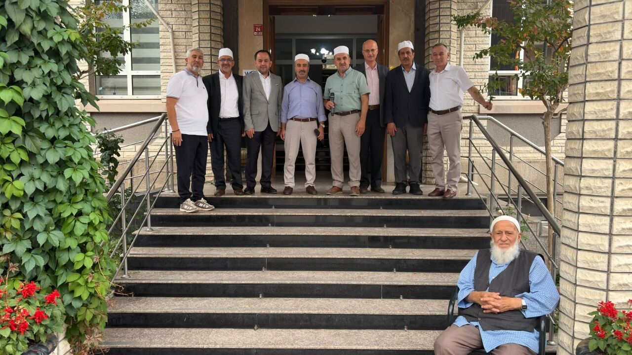 Tosya’da 45 Kişilik Umre Kafilesi Dualarla Uğurlandı 5