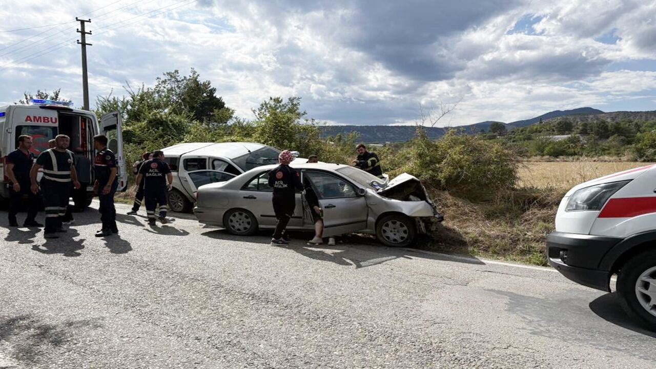 Tosyada Feci Kaza Yaralılar Var (4)