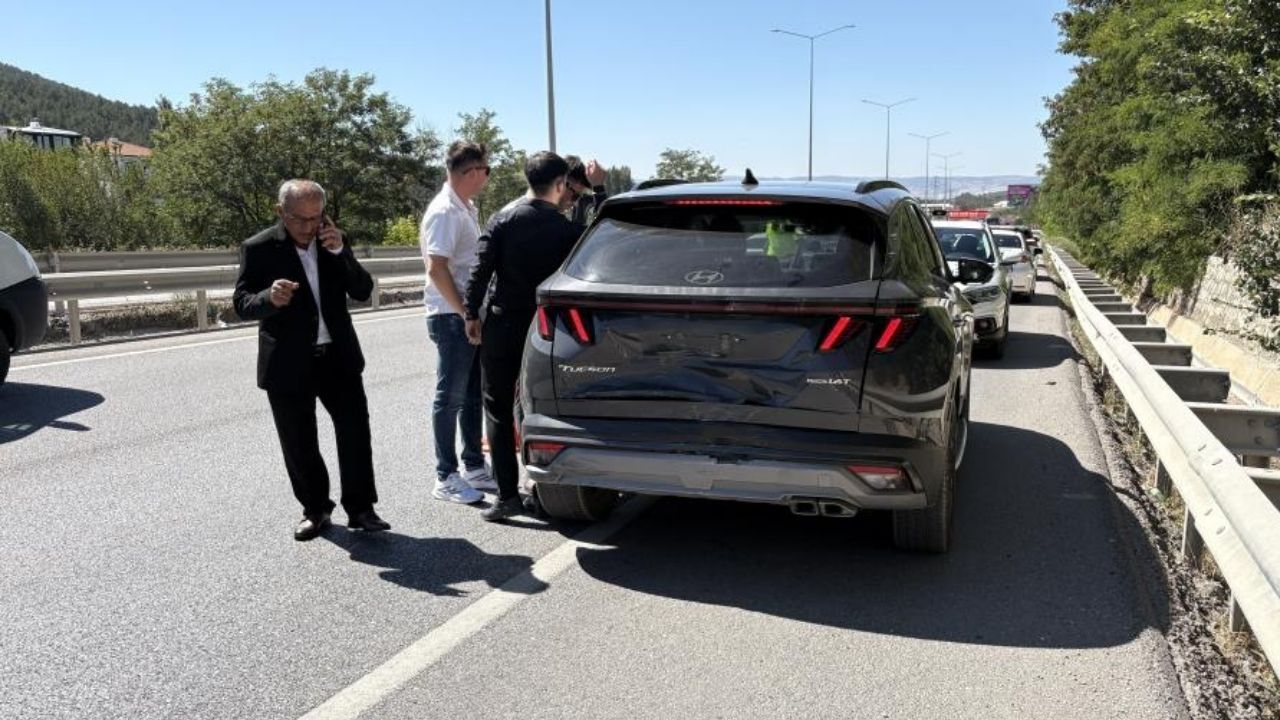 Üç Aracın Karıştığı Feci Kazada 5 Kişi Yaralandı (3)