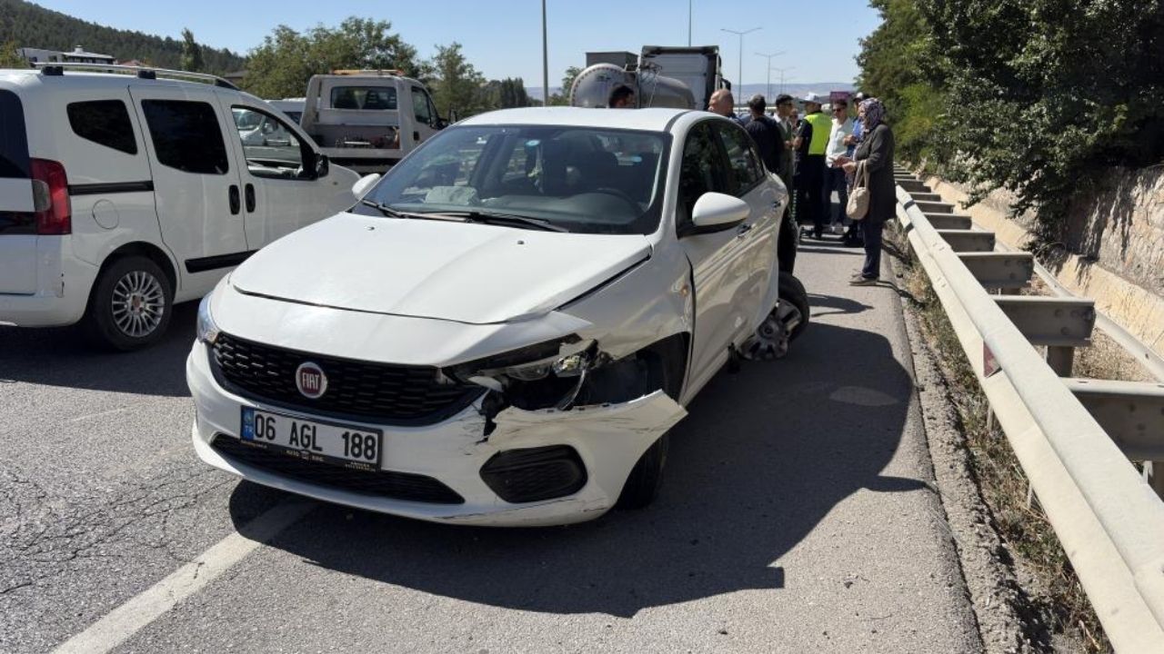 Üç Aracın Karıştığı Feci Kazada 5 Kişi Yaralandı (4)