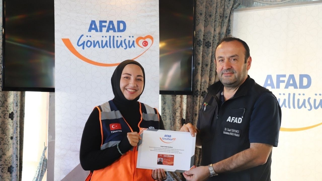 Afad Gönüllüsü (2)