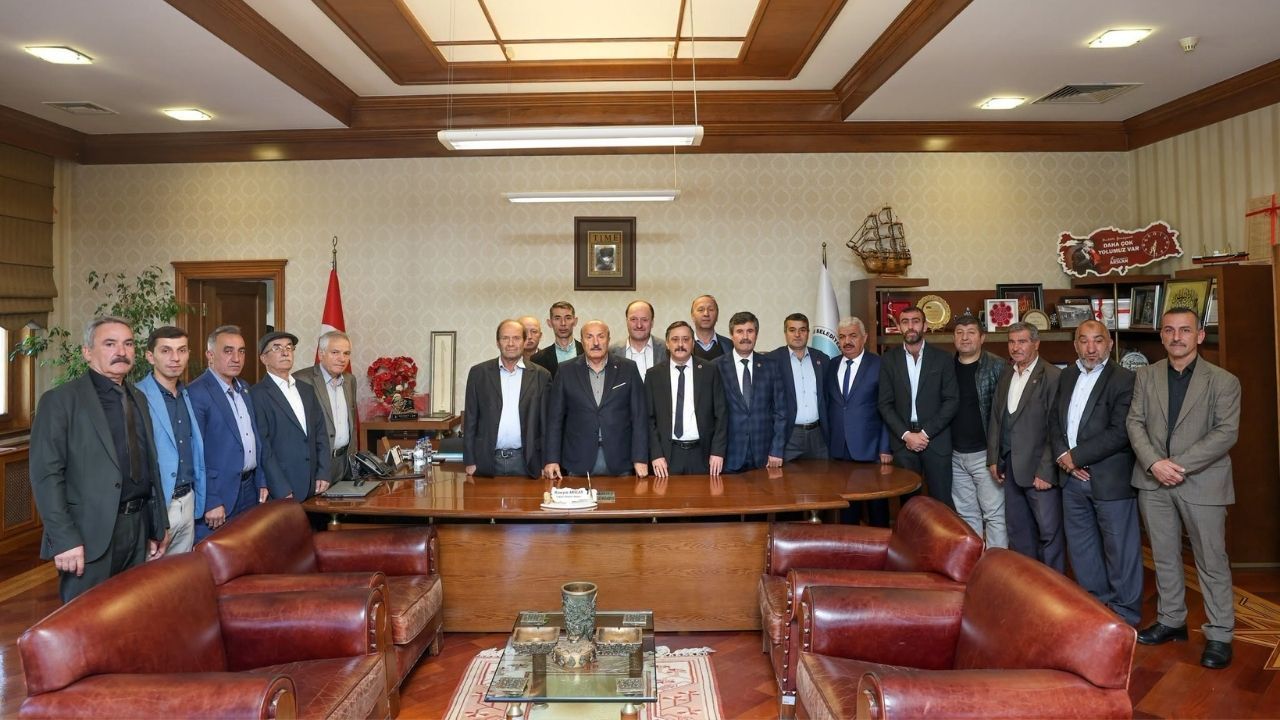 Başkan Arslan, Taşköprü muhtarlarını makamında ağırladı