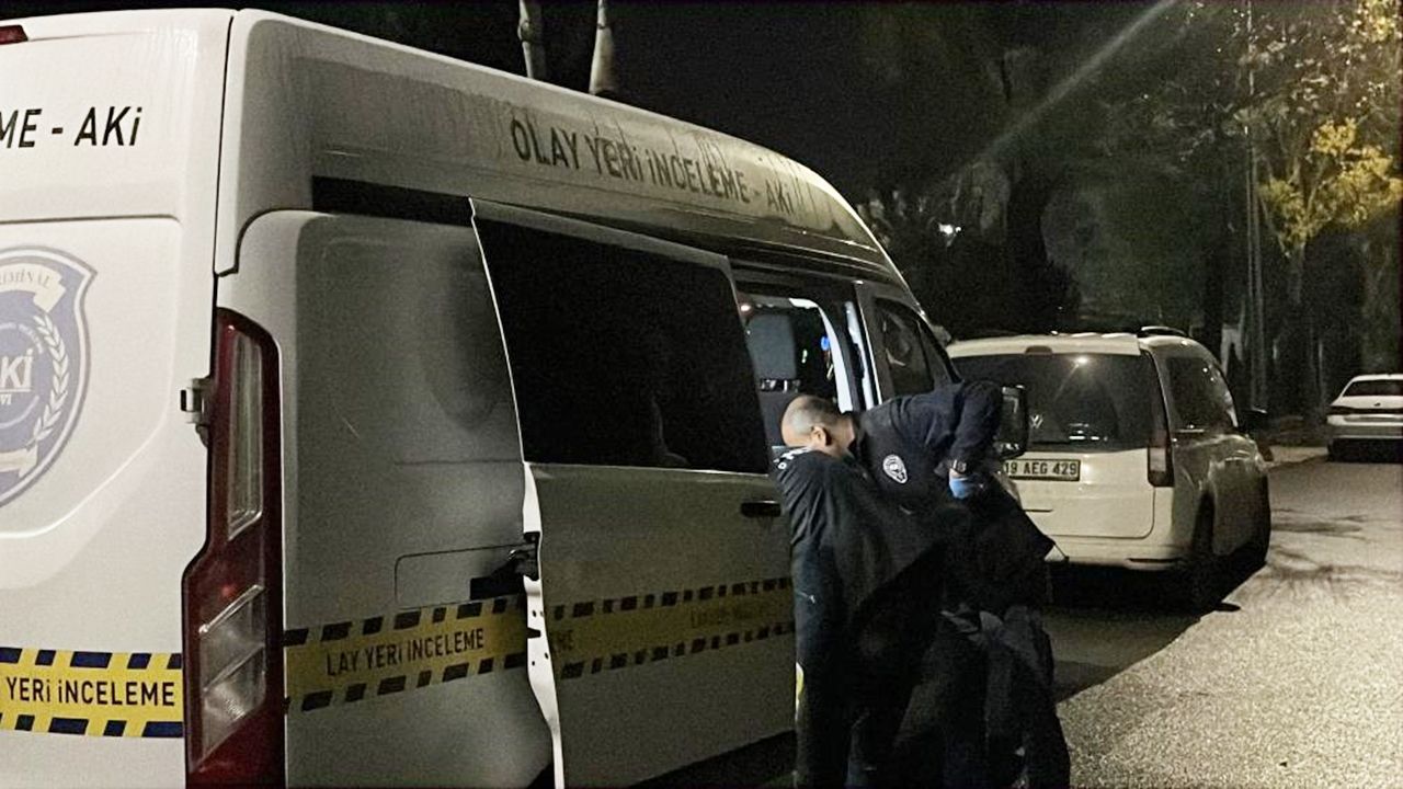 Bıçaklı Kavgada Kan Aktı (1)