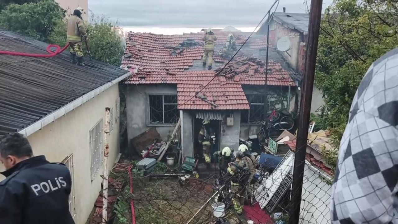Istanbulda Feci Olay Yangın 12 Yaşında (2)