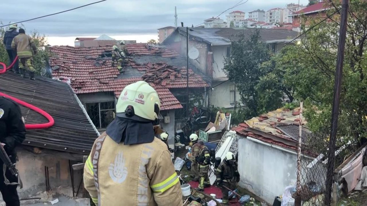 Istanbulda Feci Olay Yangın 12 Yaşında (3)