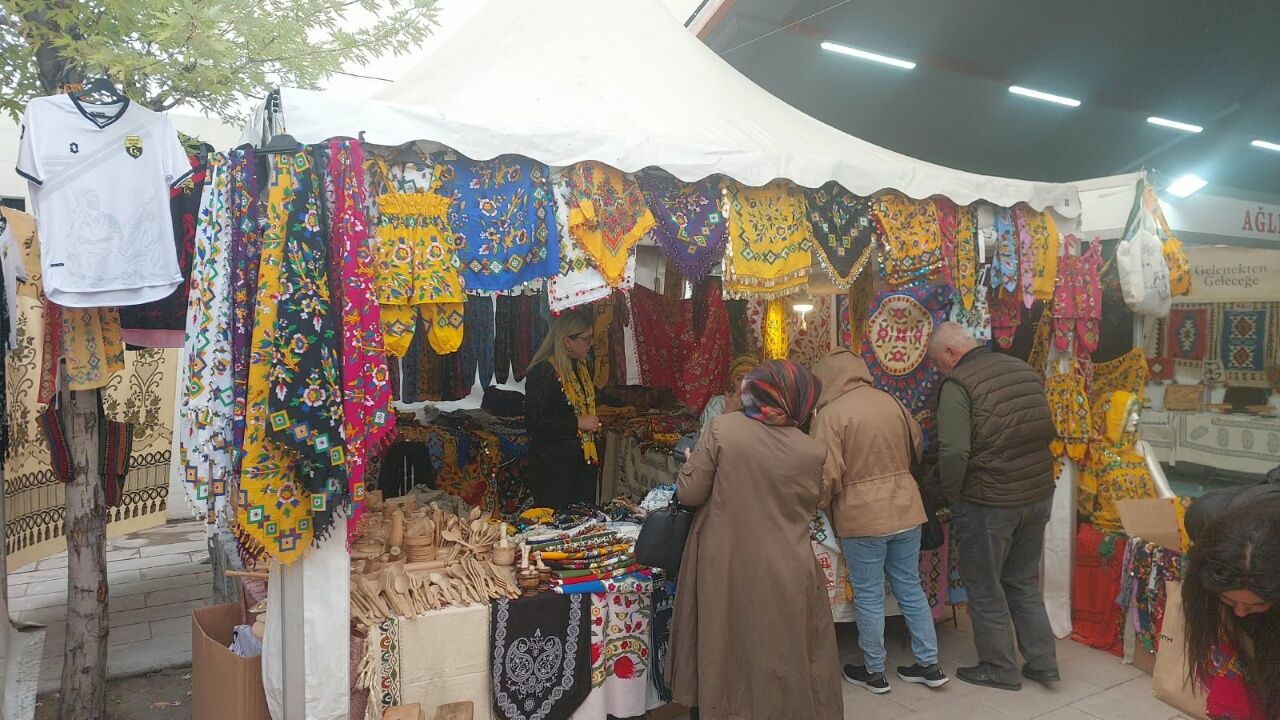 Izzet Sarı Köşe Yazısı Görsel