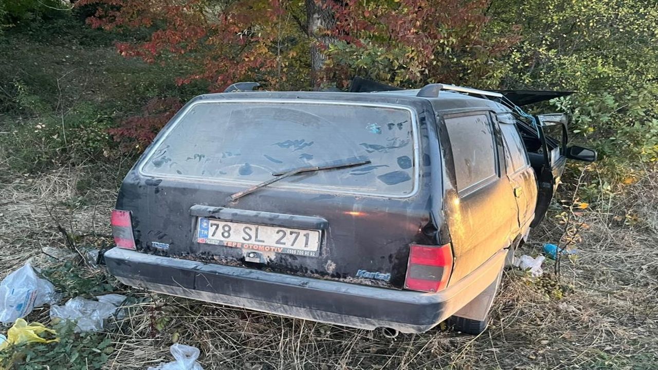 Karabük Ağaca Çarptı Kaza (1)