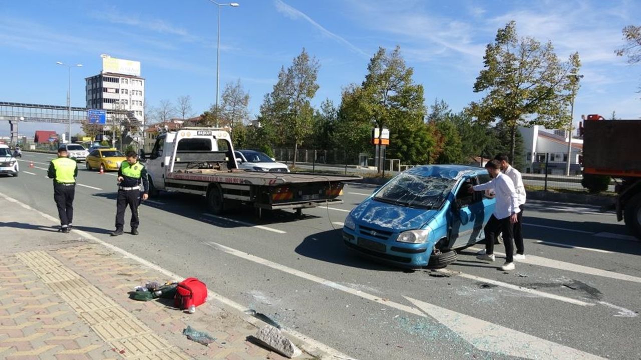Kastamonu Da Otomobil Ters Döndü Detay (1)