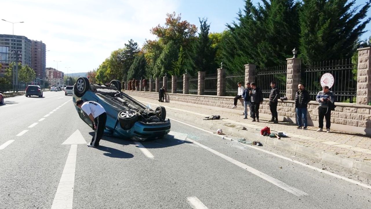Kastamonu Da Otomobil Ters Döndü Detay (2)