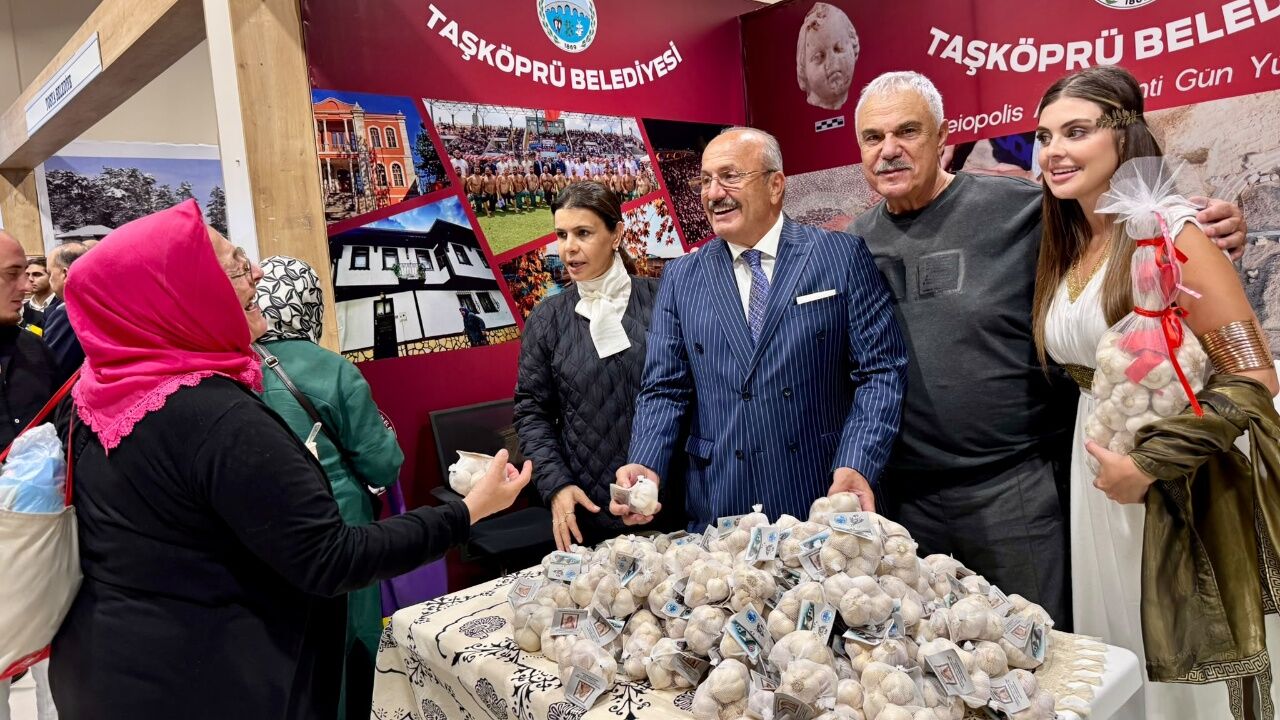 Kastamonu Günleri’nde Taşköprü Sarımsağı Dağıtıldı 4
