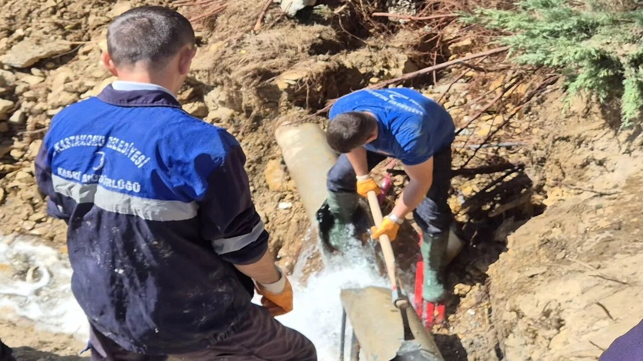 Kastamonu Su Borusu Patladı Saraçlar (3)
