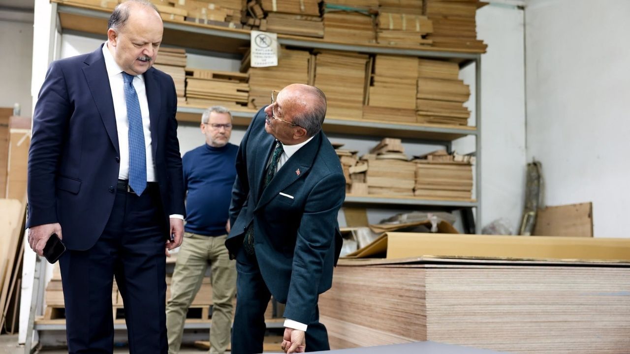Kastamonu Valisi Dallı’dan Taşköprü’de Fabrika Ziyareti (1)