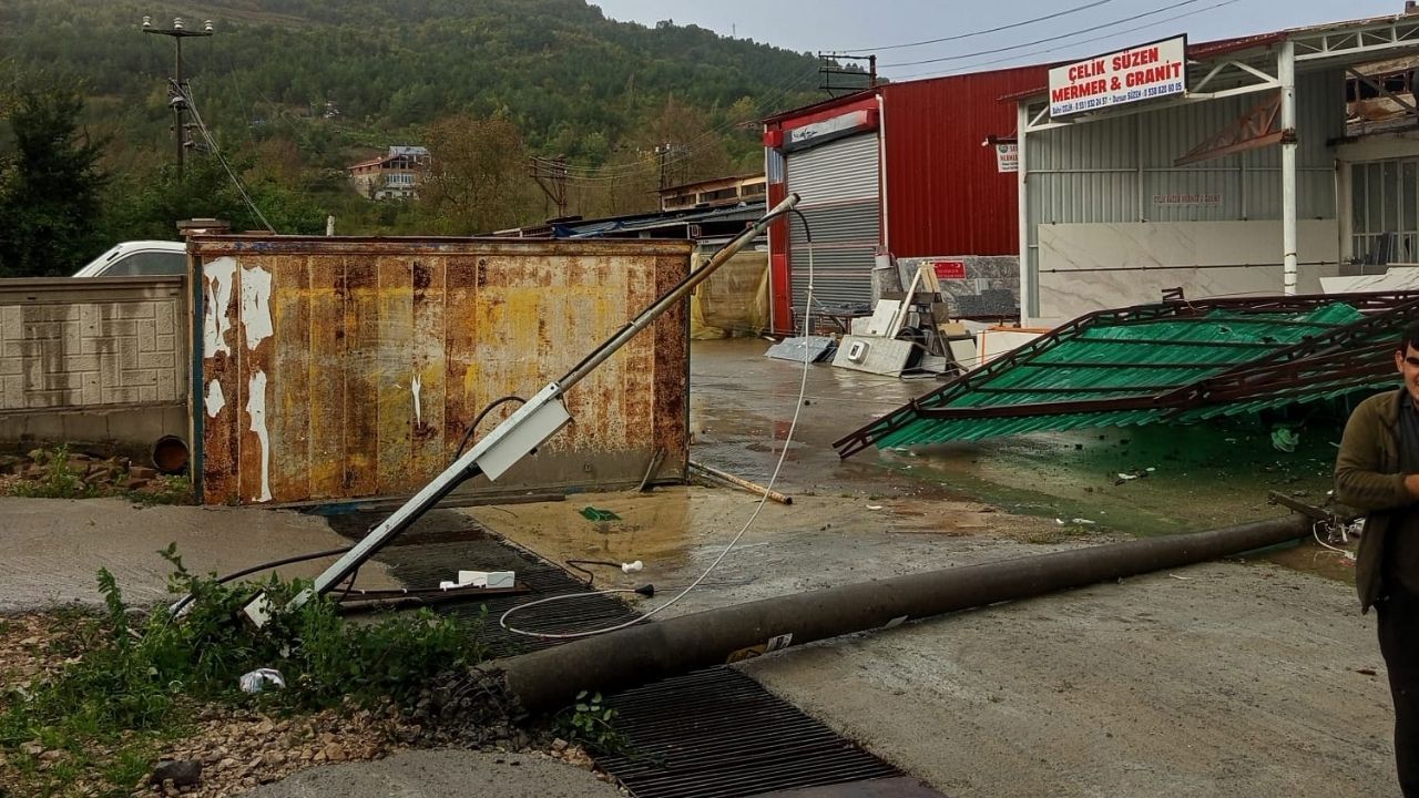 Kastamonu'da 5 Ilçeyi Fırtına Vurdu! 224 Personel Sahada (1)