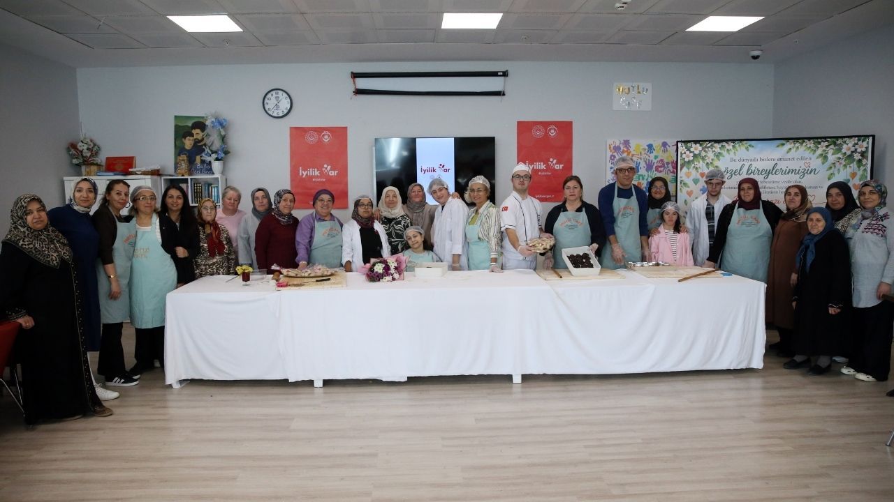 Kastamonu'da Anlamlı Etkinlik Çocuklar Için Kurabiye Yaptılar (2)
