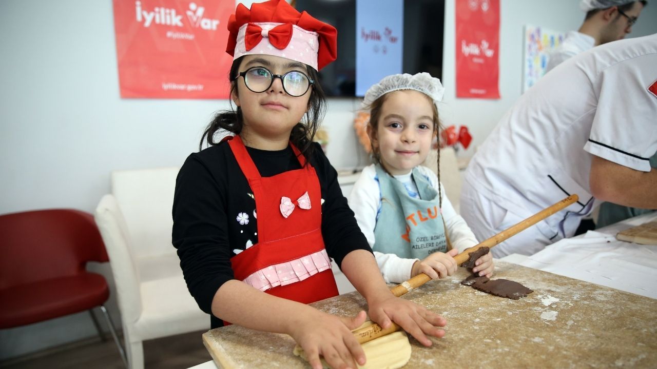 Kastamonu'da Anlamlı Etkinlik Çocuklar Için Kurabiye Yaptılar (4)