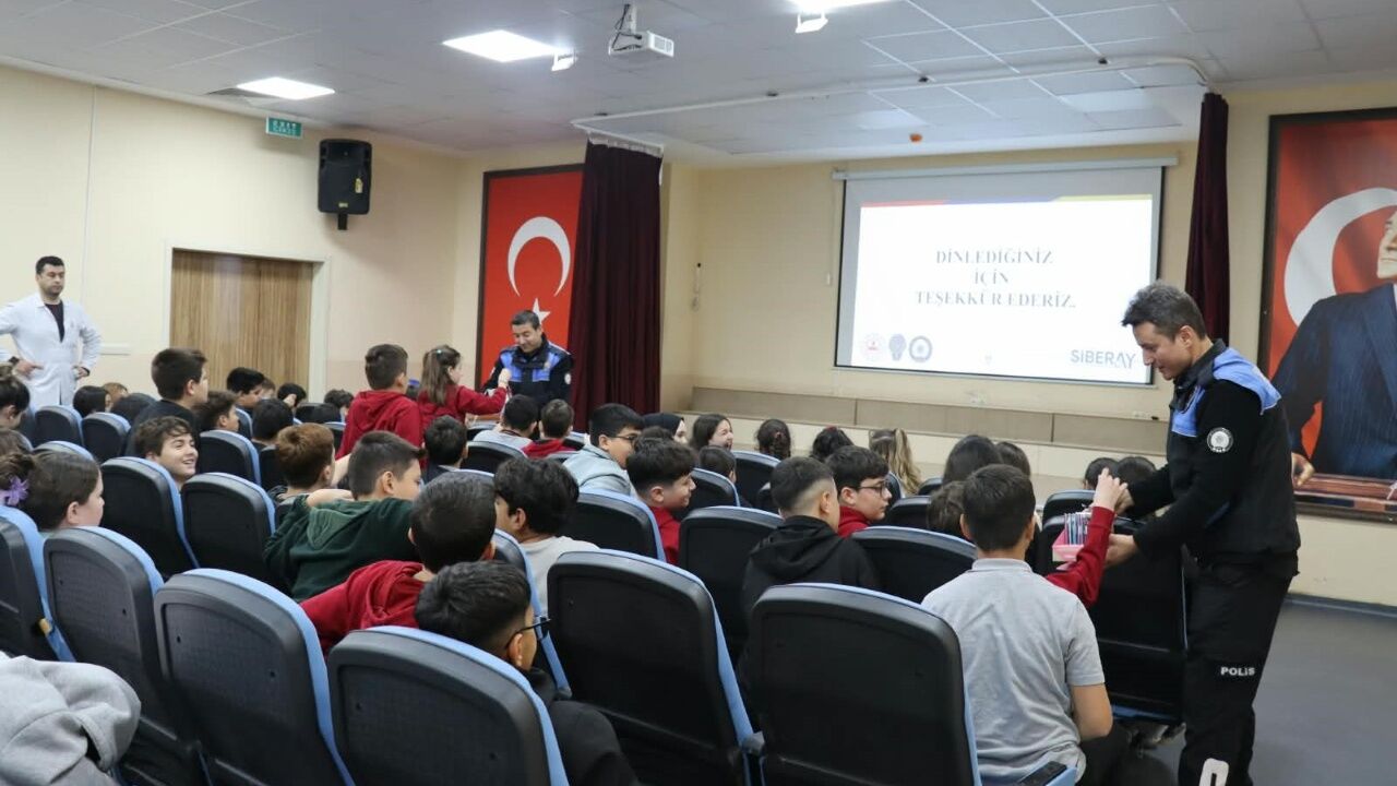 Kastamonu’da Çocuklara Güvenli Internet Eğitimi 1
