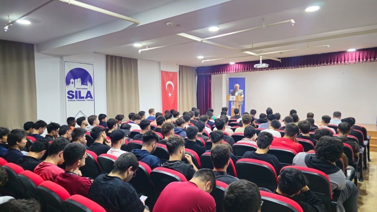 Kastamonu’da Öğrenciler Tanıştı, Pastayı Birlikte Kesti (1)