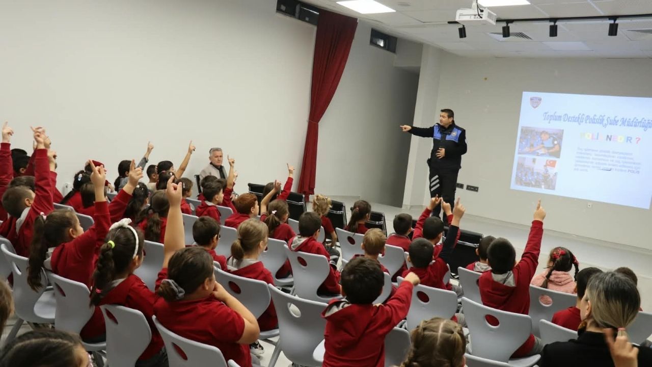 Kastamonu'da Polislerden Öğrencilere Güvenlik Eğitimi (1)