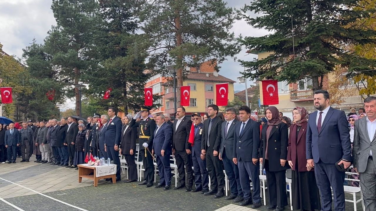 Kastamonu’da Yağış Cumhuriyet Bayramı Coşkusuna Engel Olmadı 2